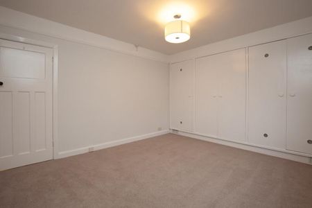 3 bedroom detached house to rent - Photo 4
