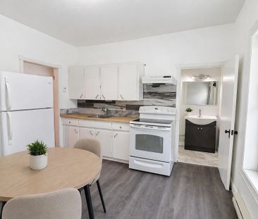 2 1/2 Rez-de-chaussée - Semi Meublé - Photo 1