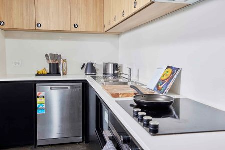 5 Bedroom Ensuite, King Single Bed - Photo 4