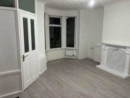 3 bedroom terraced house to rent - Photo 2