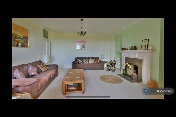 3 bedroom flat to rent - Photo 1