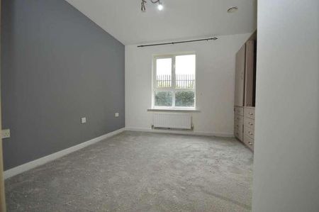 Addlestone/chertsey, KT15 - Photo 2