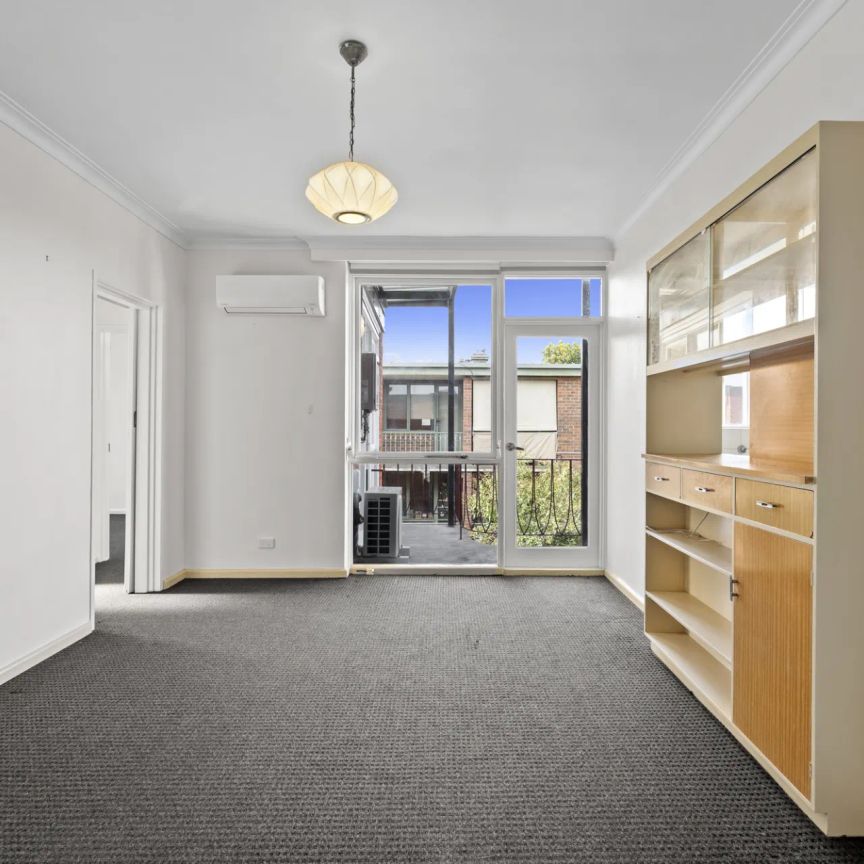 Bright & Fresh! - Photo 1