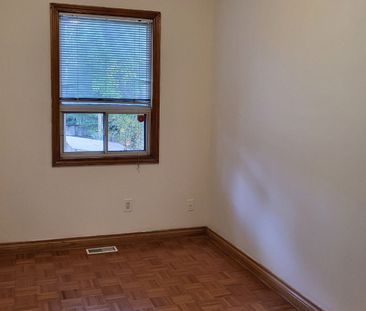 For Lease - 10 Bloomfield Avenue Unit# Main & Bsmt, Toronto, Ontario - Photo 1