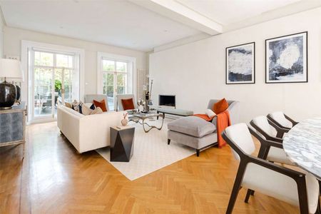 Elegant Four-Bedroom Family Home in Cambridge Place - Photo 2