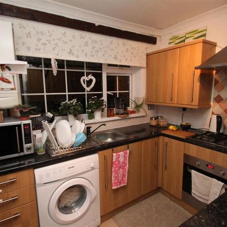 2 bedroom apartment to rent - Photo 3