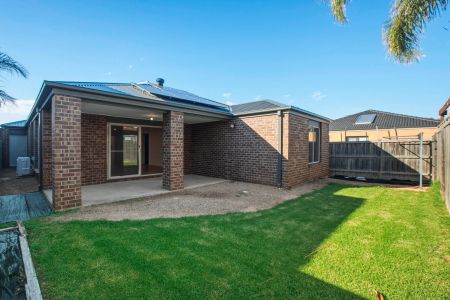 Spacious & Stylish Family Home - Photo 5