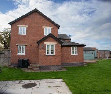 3 bedroom semi-detached house to rent - Photo 2