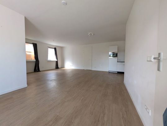 Appartement te huur: Botterstraat 35 1271 XL Huizen - Photo 1