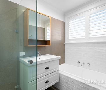 10 Flodden Way, Briar Hill - Photo 3