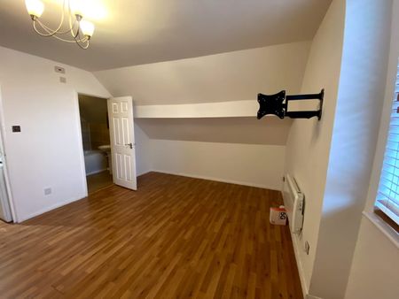 Studio Flat, Stockwood Crescent, LU1 - Photo 4