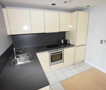 3 bedroom flat to rent - Photo 5