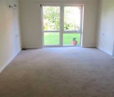 1 bedroom retirement property to rent - Photo 5