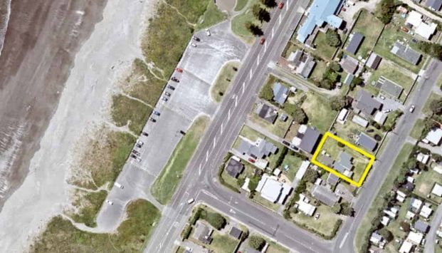 Charming Beachside flat Available for Rent! - Photo 1