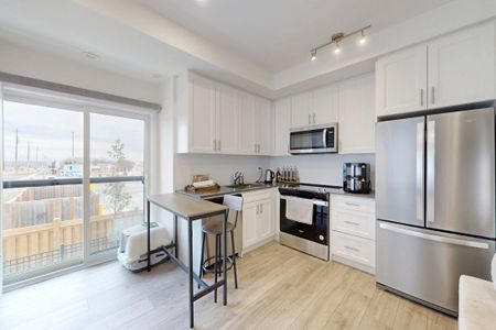 For Lease - 18 Lytham Green Circle Unit# 17, Newmarket, Ontario - Photo 4