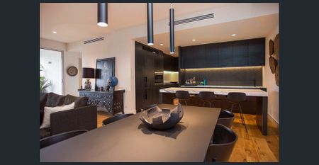 Gorgeous Penthouse Apartment - Boutique Building - Photo 2