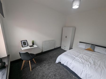 1 Beds - House share - - Photo 3