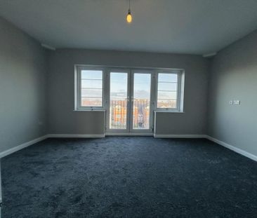 3 bedroom flat to rent - Photo 1