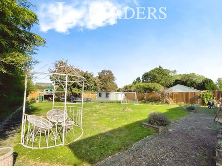 4 bedroom detached to rent Powers Hall End, Witham - Photo 3