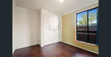 Spacious 4-Bedroom Family Home with Two Living Areas - Photo 3