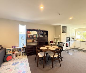 8-10 Thatcher Crescent, Crofton Downs - Photo 3