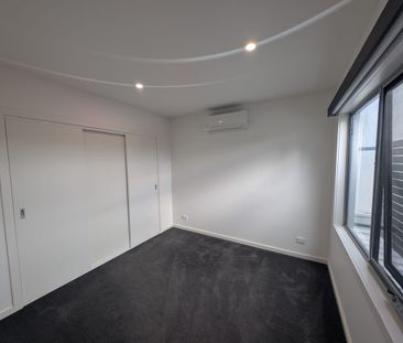 Modern Living in the Heart of Reservoir - Photo 4