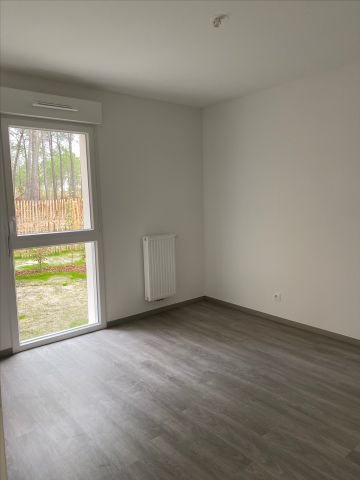 Location Appartement 2 pièces 42m² - Photo 2