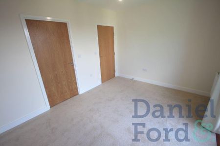 3 bedroom apartment to rent - Photo 5