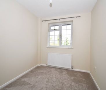 Dunsmore Road, Walton-on-Thames, KT12 - Photo 2