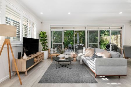 Tranquil, Low-Maintenance Living Just Steps from Lane Cove Village - Photo 4