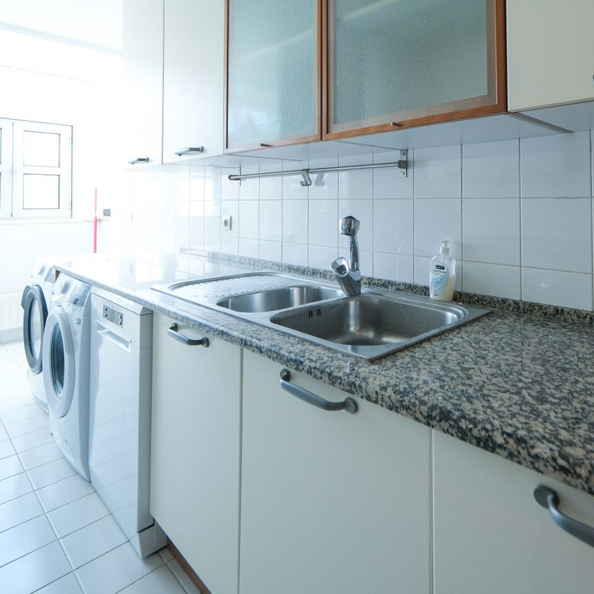 APARTAMENTO T4 VISTA RIO NO PARQUE DAS NAÇÕES - Photo 1