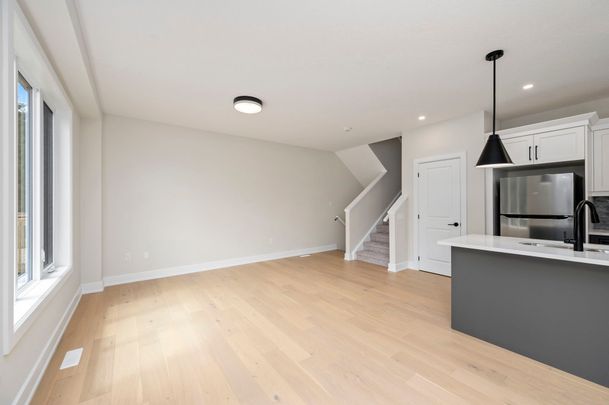 For Lease - 603 Regent Street, Strathroy-Caradoc, Ontario - Photo 1