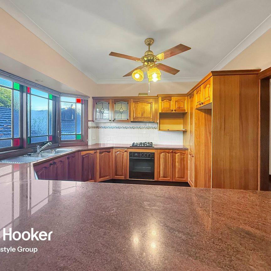 8 Acorn Grove, Elderslie - Photo 1