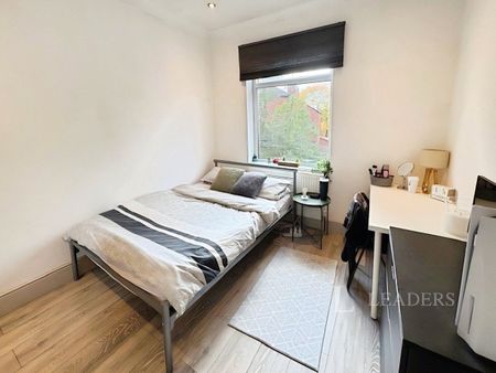 5 bedroom house to rent Slade Lane, Manchester, M19 - Photo 3