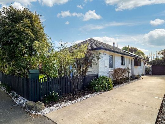 A home in neat condition. - Photo 1