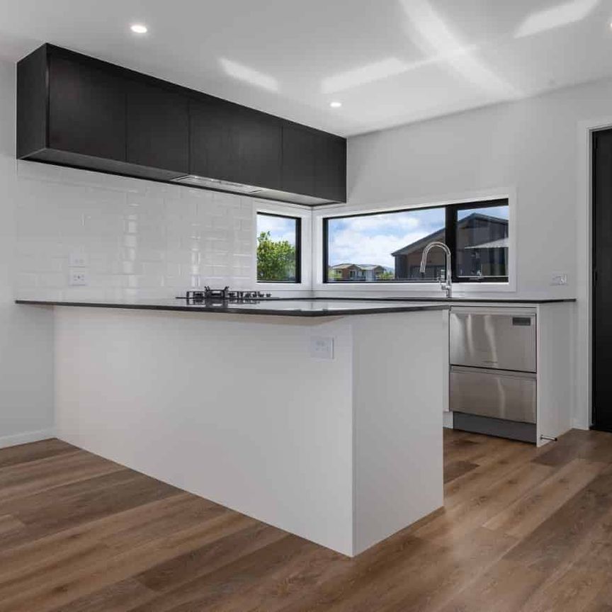 Wallaceville Living - Photo 1