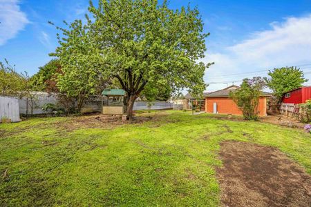 Family Home in Convenient Sebastopol Location - Photo 5