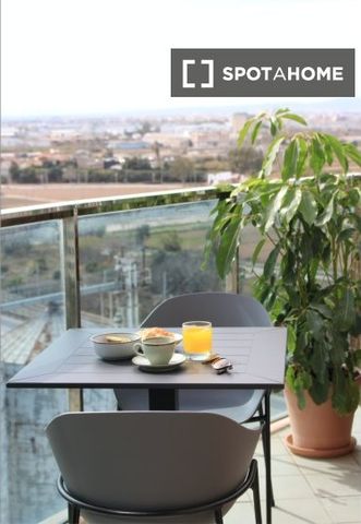 valencia, Valencian Community 46024 - Photo 2