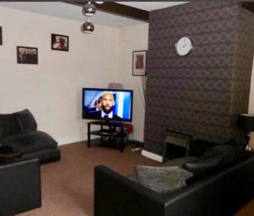 2 bedroom semi-detached house to rent - Photo 6