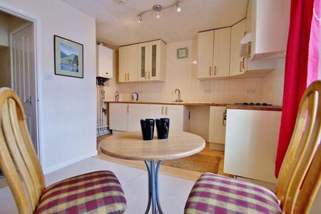 2 bedroom apartment to rent - Photo 4