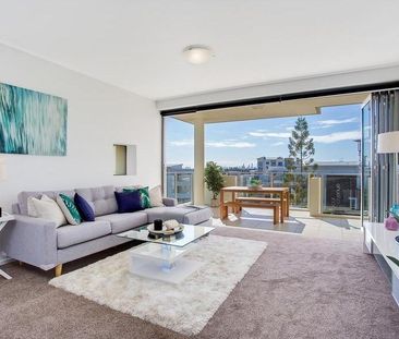 FANTASTIC LOCATION! WALK TO ROBINA TOWN CENTER! - Photo 1