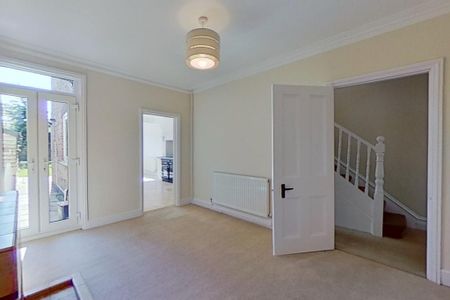 3 bedroom semi-detached house to rent - Photo 2
