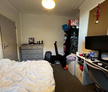 4 bedroom private hall to rent - Photo 4