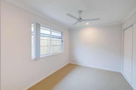 Brand-New Family Home in Park Lane Reserve! - Photo 3