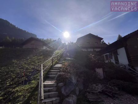 Location saison : petit chalet cosy de 3 chambres - Photo 2