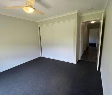 Fantastic 3 Bedroom, 2 Bathroom Property - Photo 2