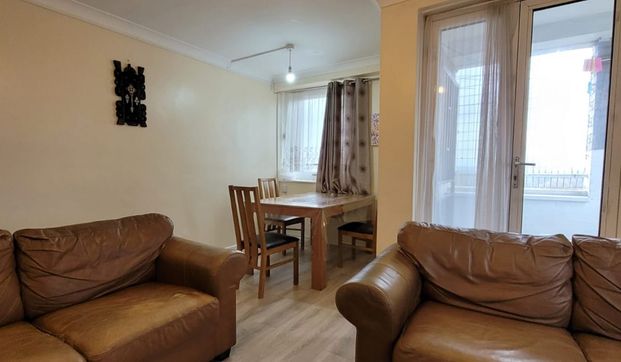 Puteaux House, Mace Street, Bethnal Green, London E2 - Photo 1