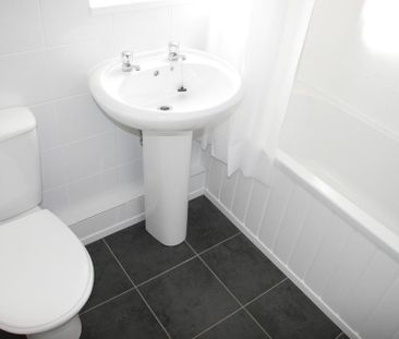 2 bedroom terraced house to rent - Photo 6