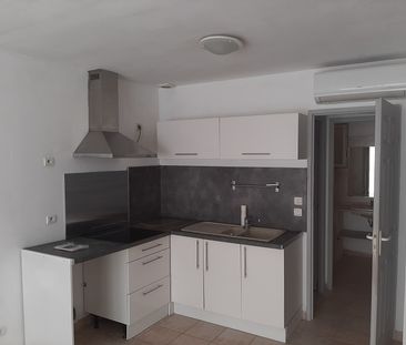 Location Appartement 2 pièces 50m² MEYNES 30840 - Photo 3