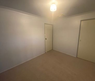 3 BEDROOM HOME LOCATED IN WEST TAMWORTH - Photo 4